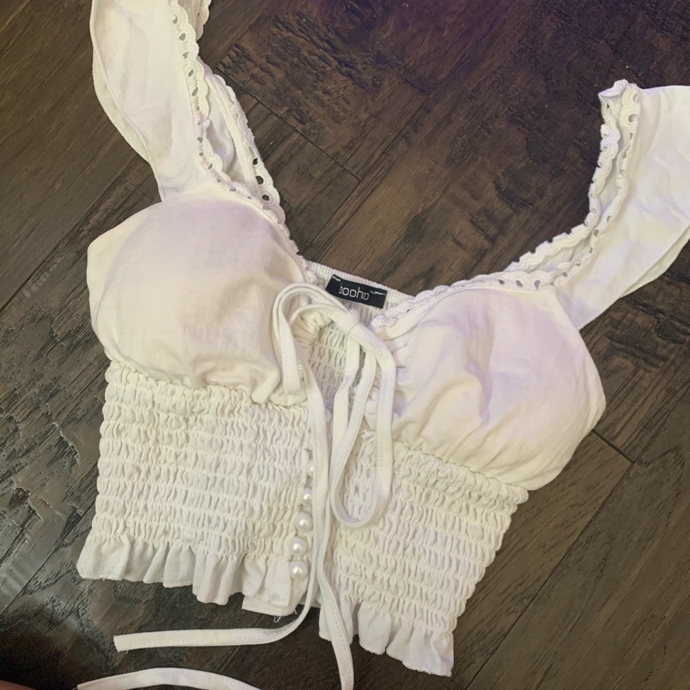 BOOHOO flirty shirt